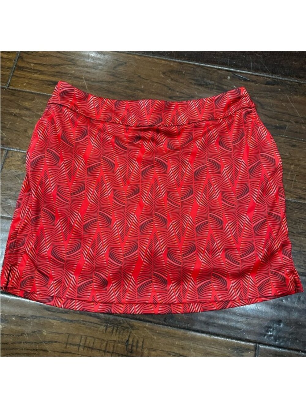 Gymshark Red Geometric Patterned Skort size M‎
